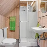Дом отдыха 4 Bedroom In