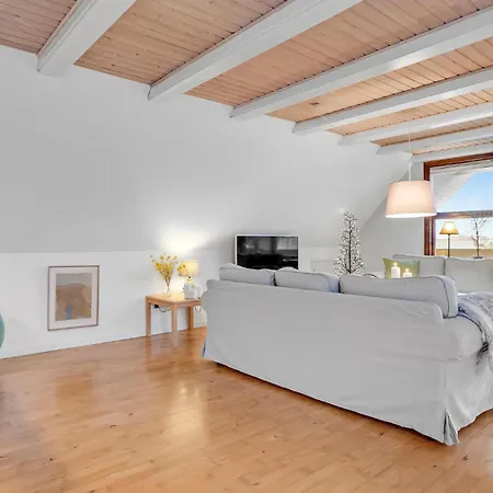 4 Bedroom In