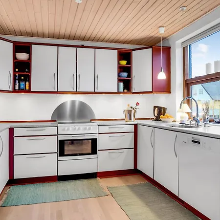 4 Bedroom In *