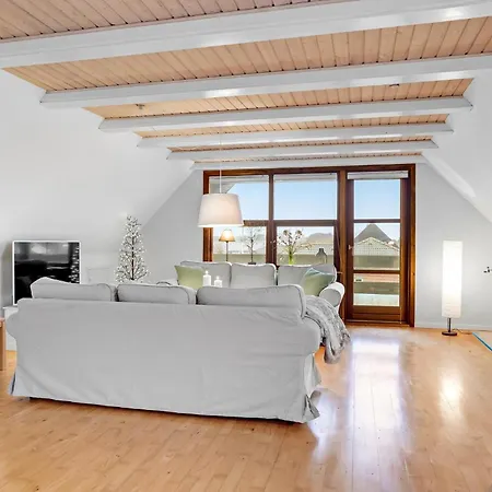4 Bedroom In *